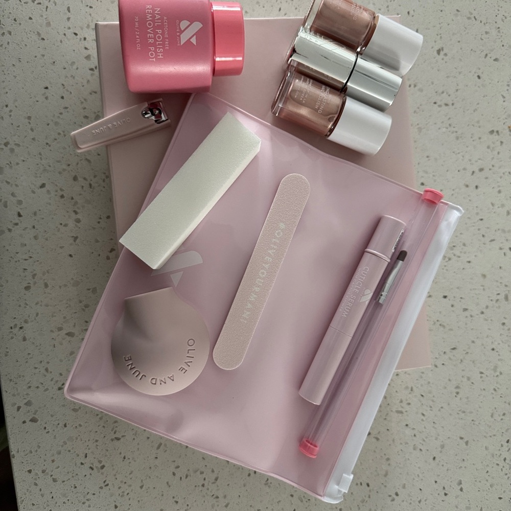 Olive & June mini mani kit